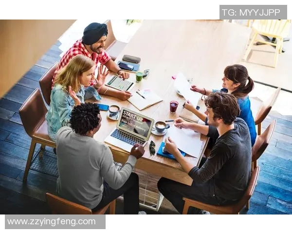 武汉排球队团队协作引发热议球员间默契与配合成焦点讨论 武汉排球队团队协作引发热议球员间默契与配合成焦点讨论